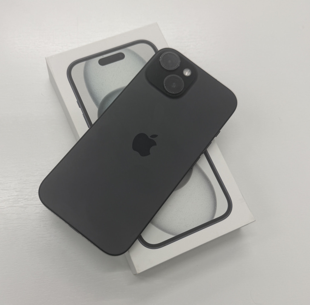 Softbank/SIMロック解除 iPhone15 128GB ブラック MTMH3J/A