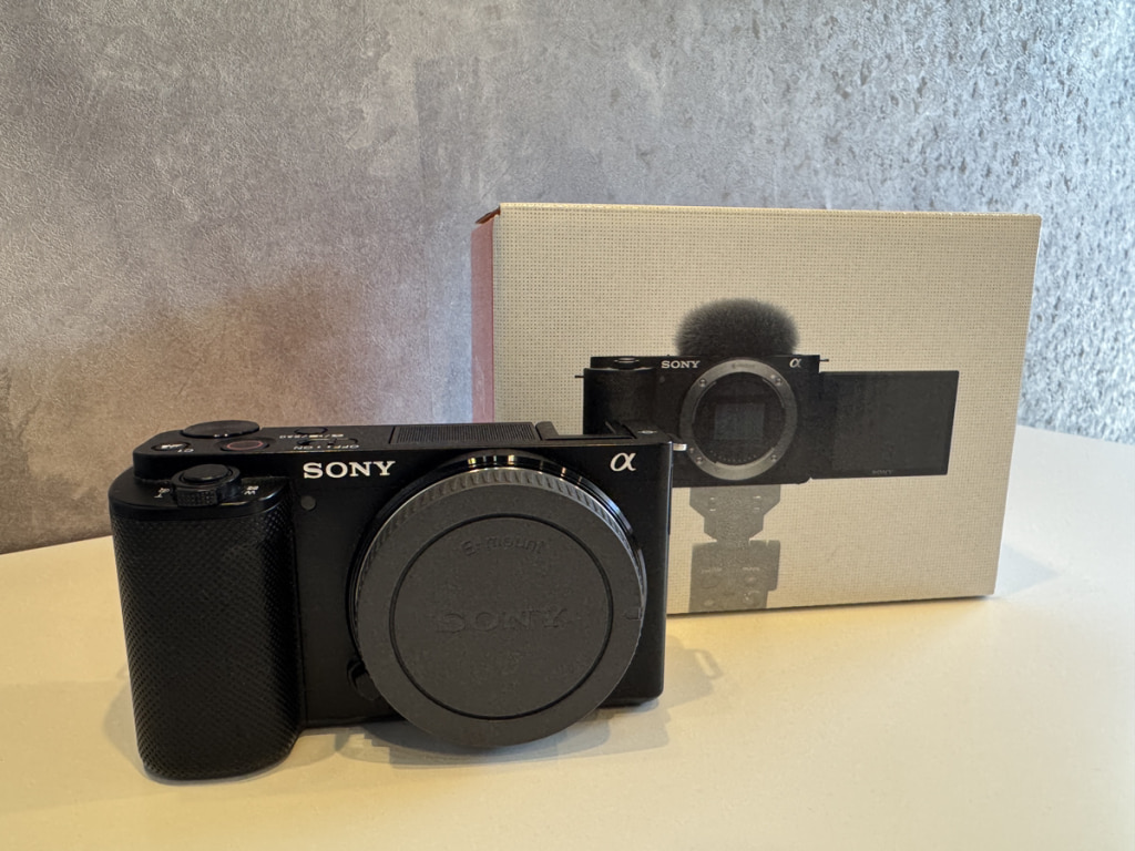 ソニー デジタル一眼カメラ VLOGCAM ZV-E10L パワーズームレンズキット