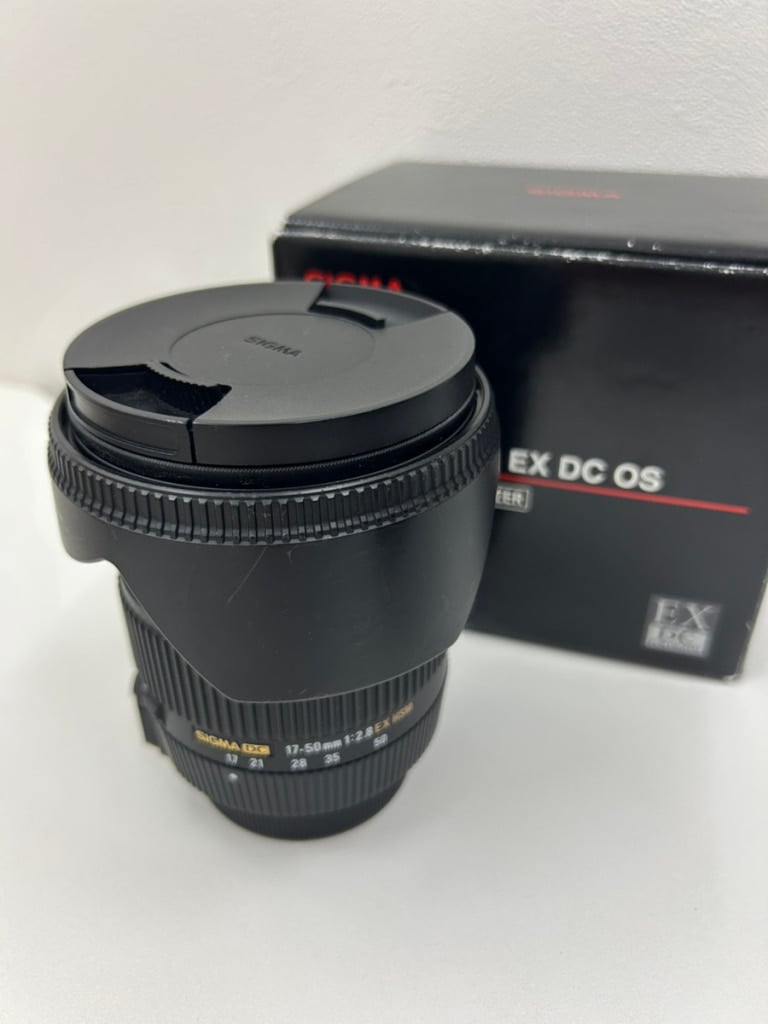 SIGMA 17-50mm F2.8 EX DC OS HSM Canon EFマウント