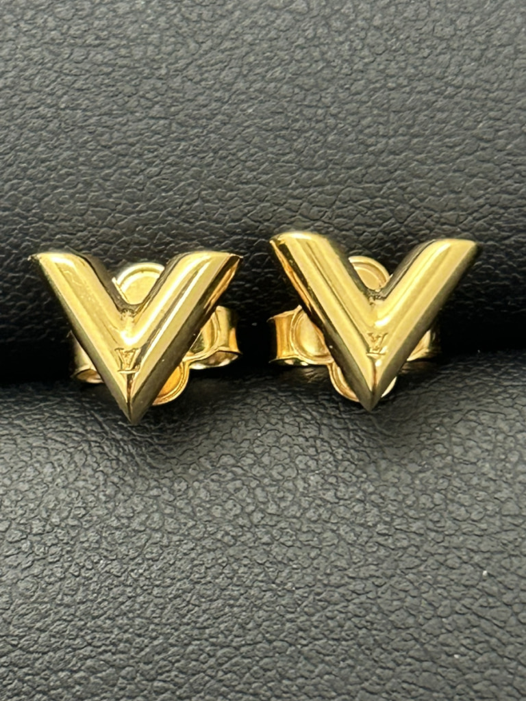 ルイヴィトン スタッズ イヤリング・エセンシャル V M68153