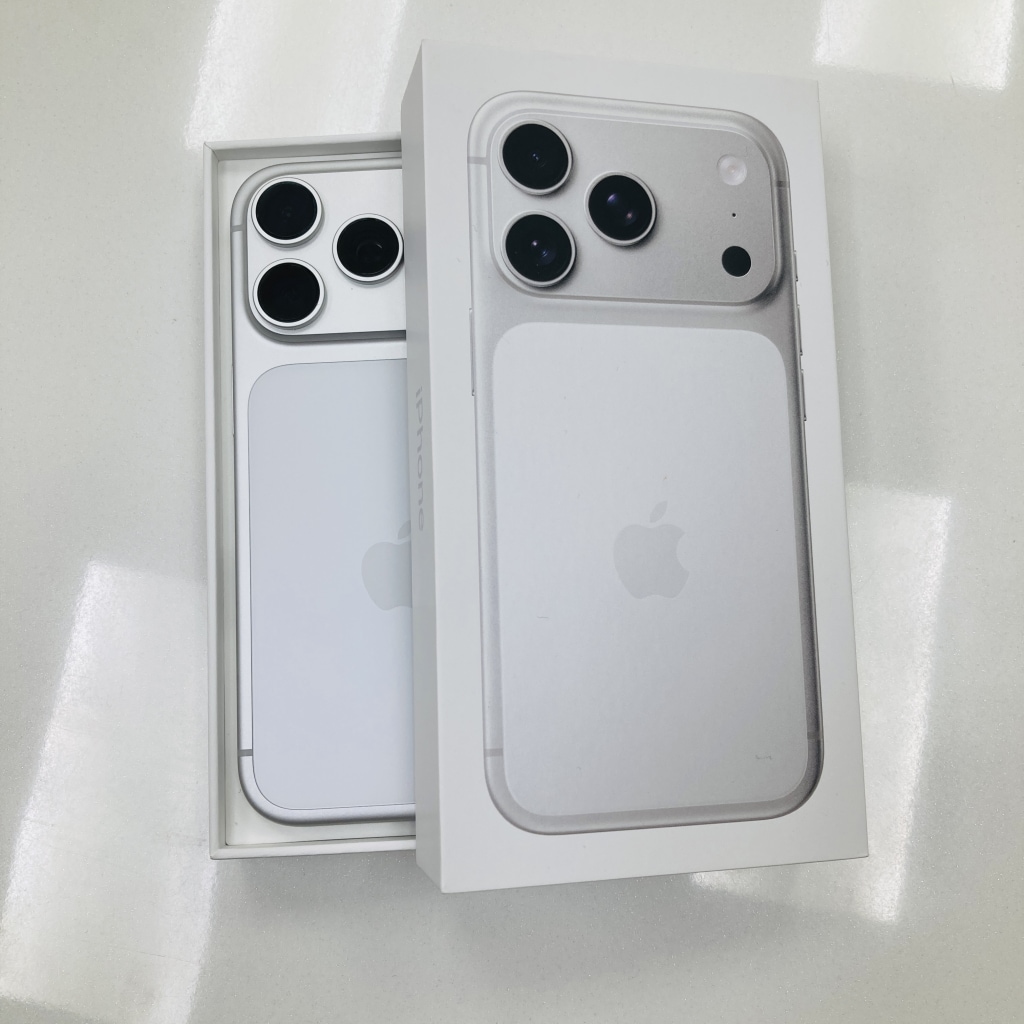 SIMロック解除(softbank) iPhone17 Pro 256GB シルバー MG854J/A