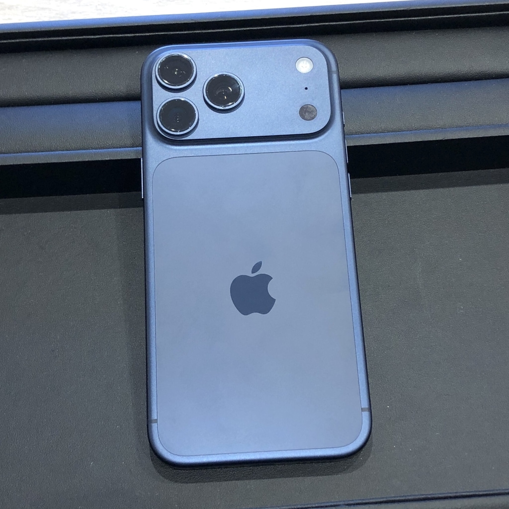 SIMロック解除(au)	iPhone 17 Pro Max 512GB ディープブルー MFYE4J/A