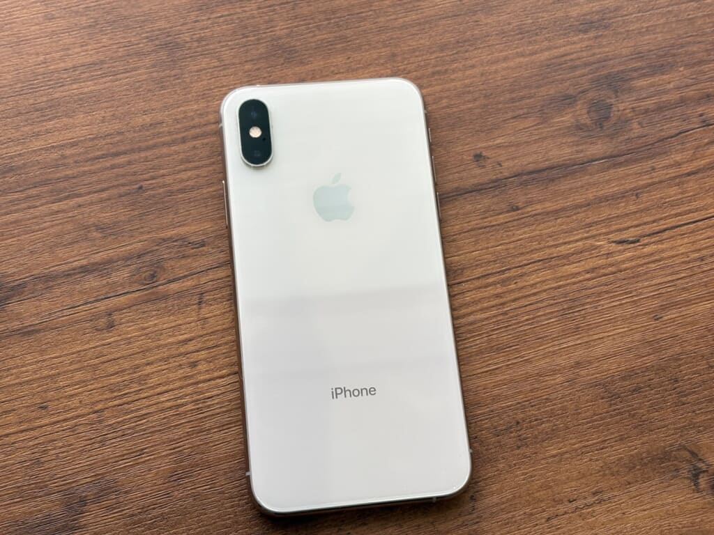 SIMロック解除(docomo) iPhoneXS 256GB シルバー MTE12J/A