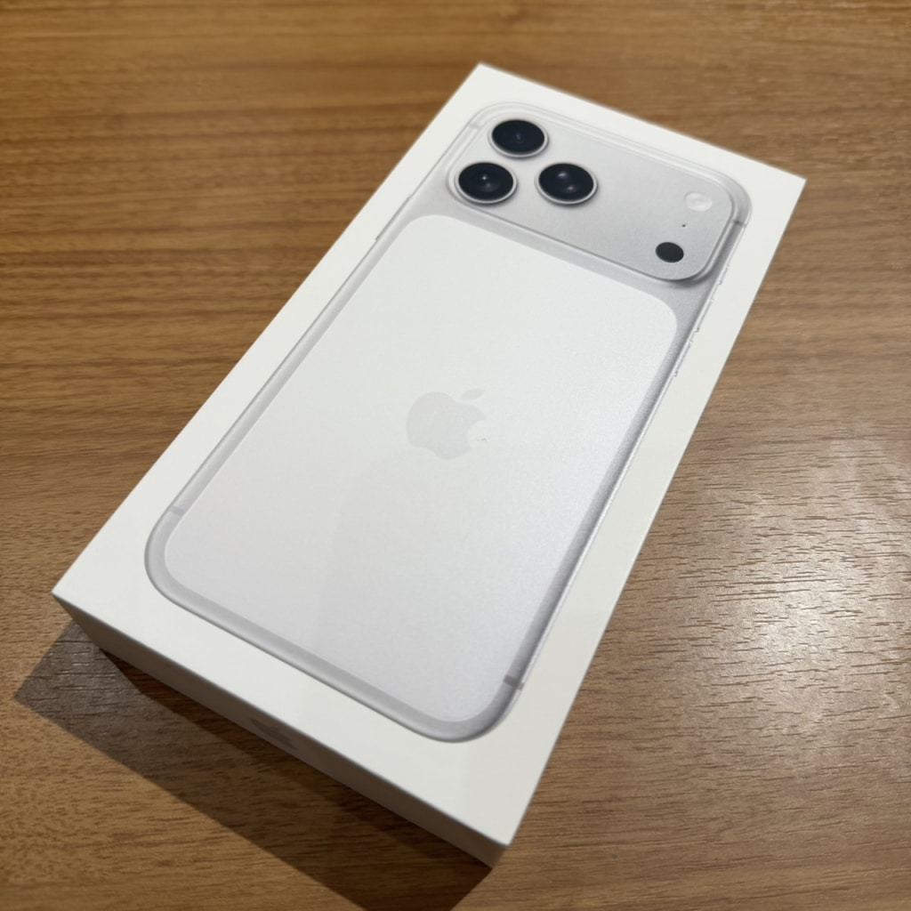 国内版SIMフリー iPhone17 Pro Max 1TB シルバー MFYF4J/A