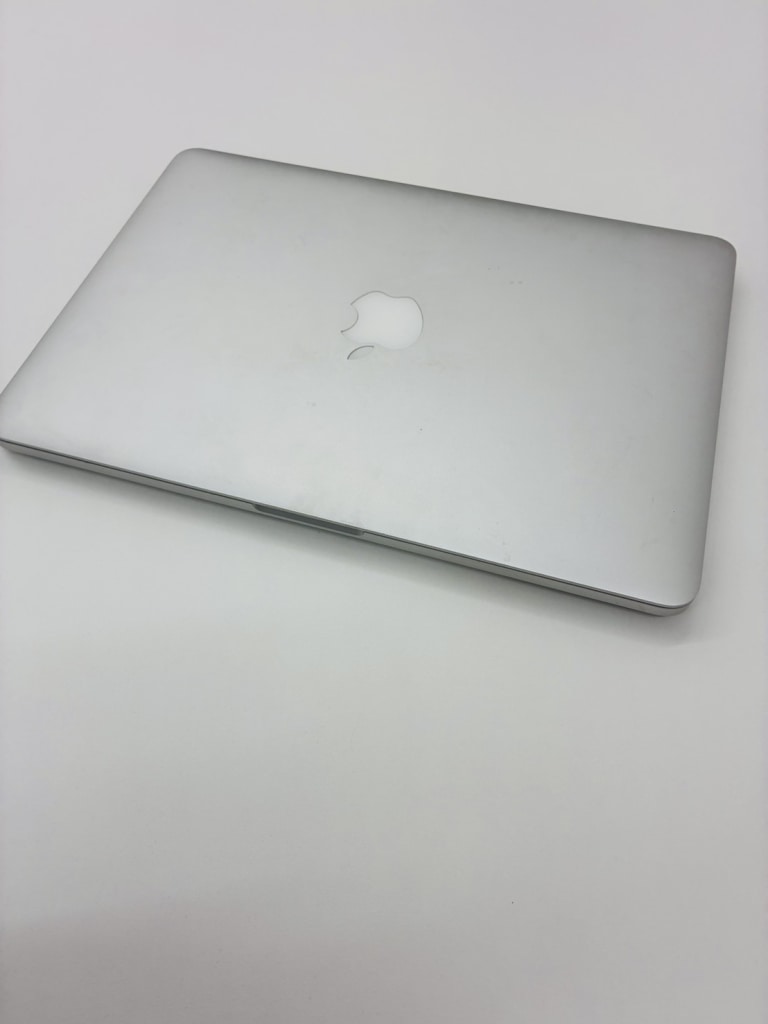 Apple Macbookpro 13インチ 2015 core i5 8GB 256GB A1502