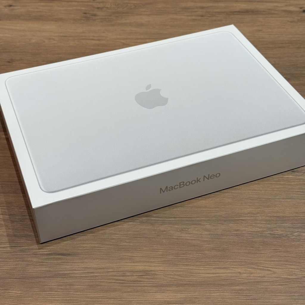 MacBook Neo 13インチ 8GB/256GB シルバー MHFA4J/A