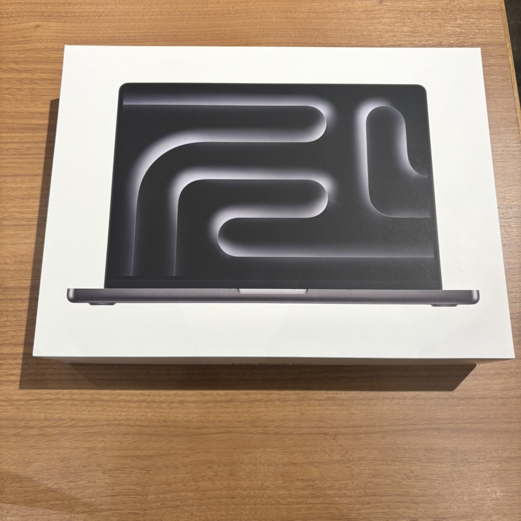 MacBook Pro M5 14インチ 16GB 512GB スペースブラック MDE04J/A