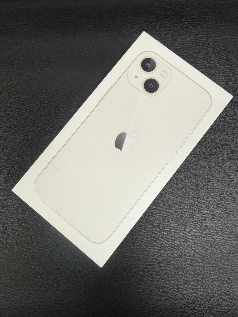 Apple iPhone13 128GB スターライト MLND3J/A
