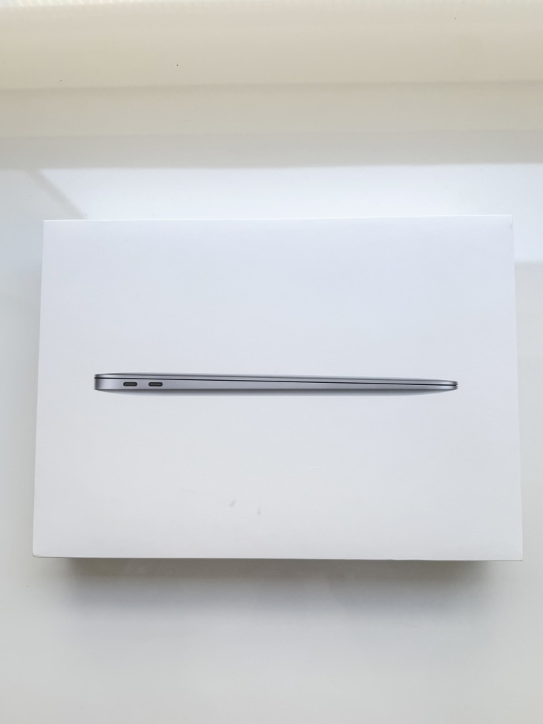 MacBook Air 13インチ 8GB/SSD256GB M1チップ搭載 A2337