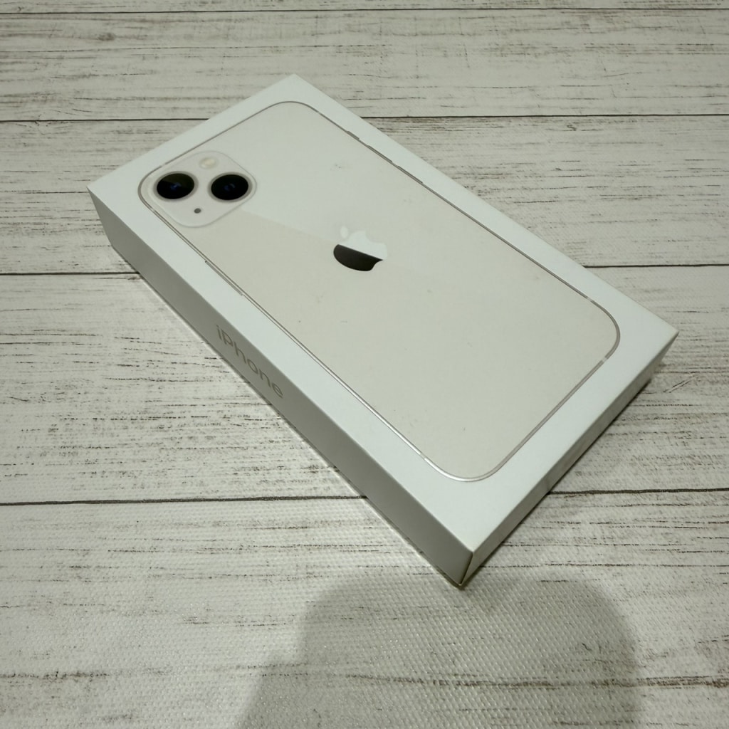 国内版SIMフリー iPhone13 256GB スターライト MLNJ3J/A