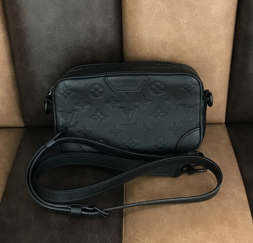 ルイヴィトン トロカデロ･ウェアラブル ウォレット M26737
