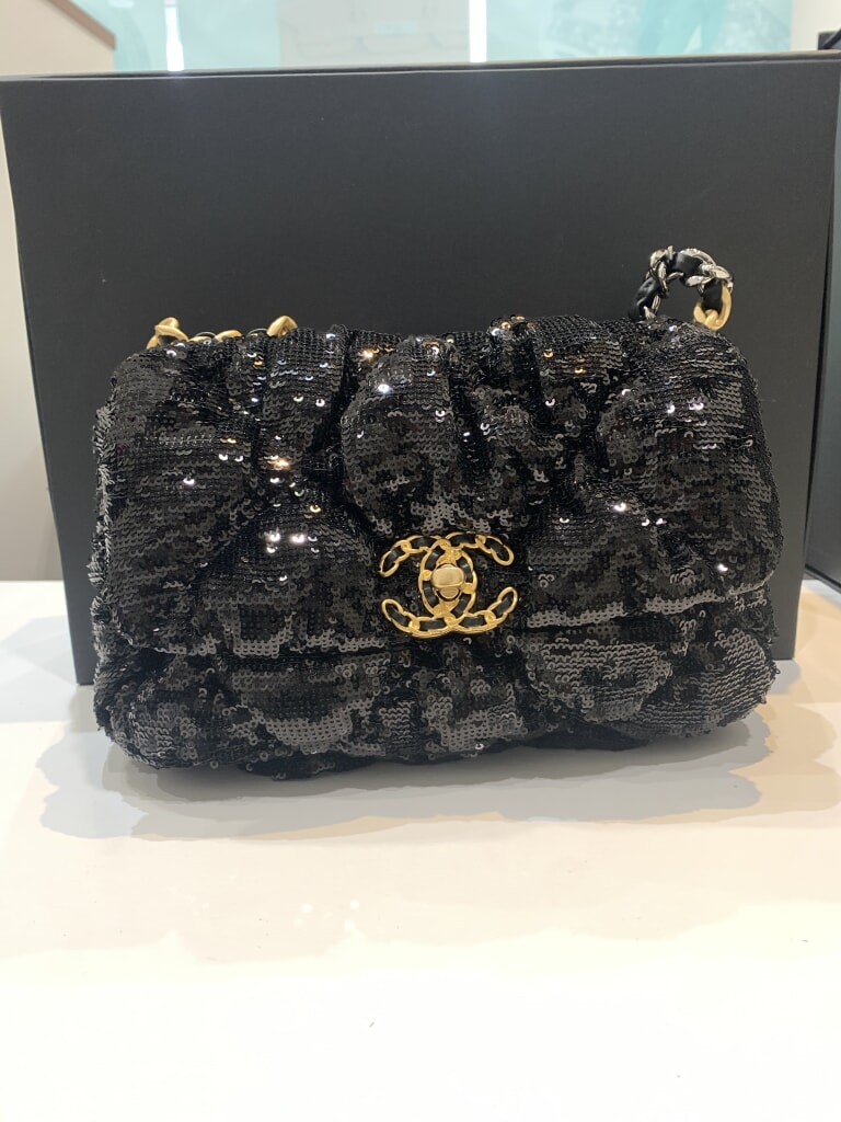シャネル シャネル19 スパンコール チェーンショルダーバッグ AS1160