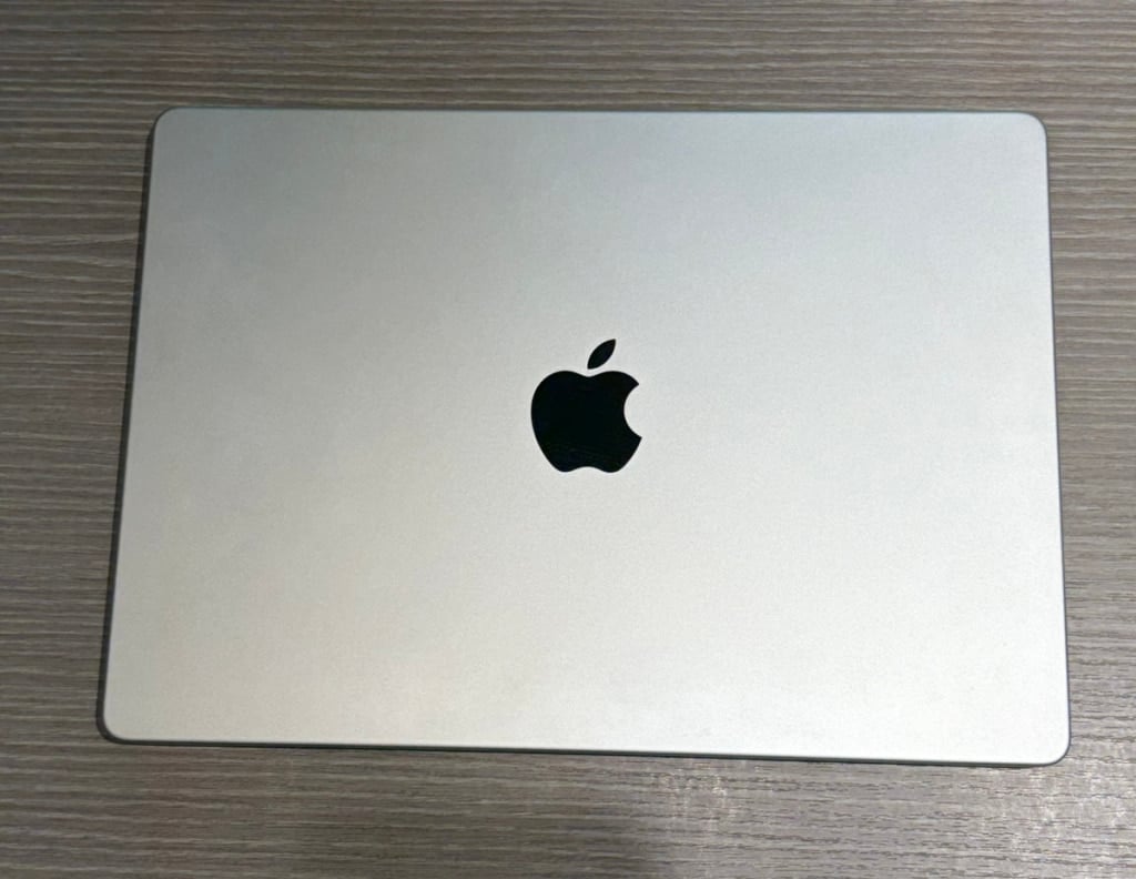 Apple Macbook pro M3 pro 14インチ 36GB 512GB 2023