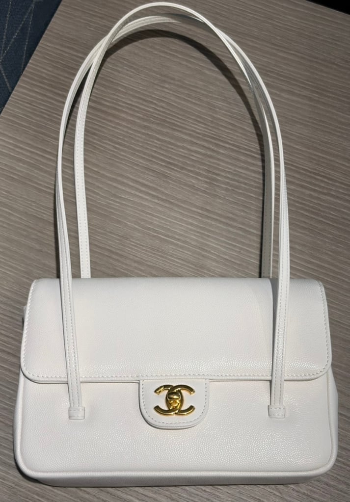 シャネル スモールフラップ バッグ AS6130