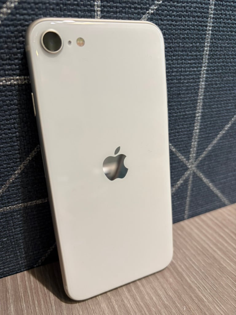 Apple iPhoneSE3 64GB スターライト MMYD3J/A