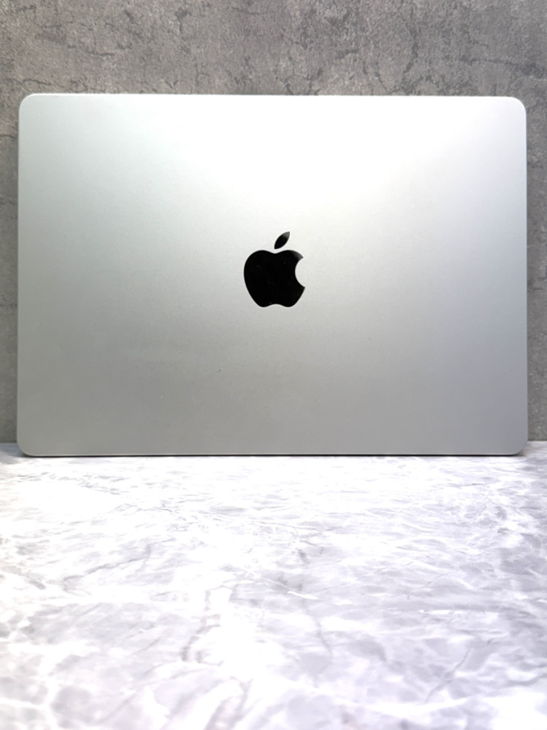 MacBook Air M2 13.6インチ 8GB 256GB MLXW3J/A