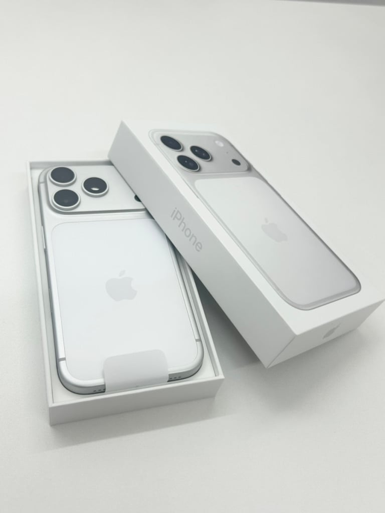 SIMロック解除(docomo) iPhone17 Pro 256GB シルバー MG854J/A
