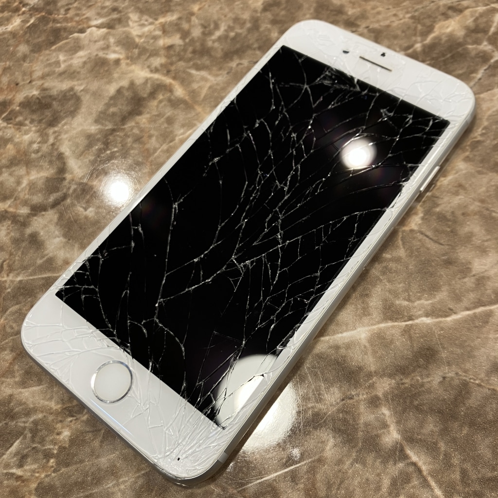 SIMロック解除(Softbank) iPhone7 128GB シルバー MNCL2J/A