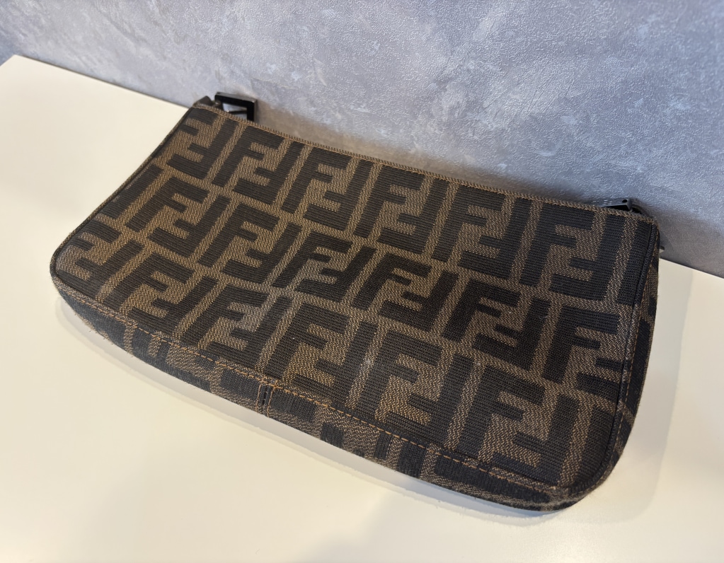 フェンディ ズッカ柄 ショルダーバッグ