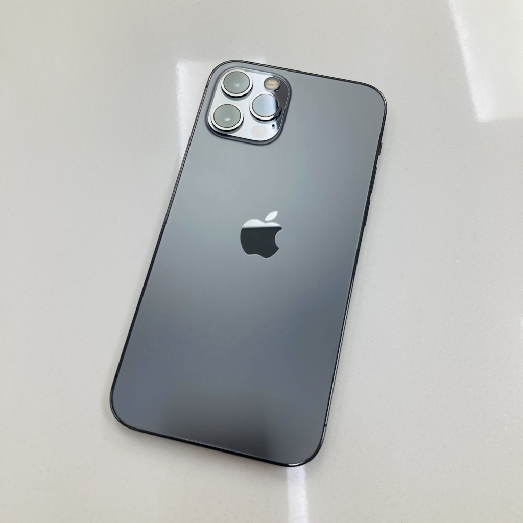SIMロック解除(au) iPhone12 Pro 256GB グラファイト MGM93J/A