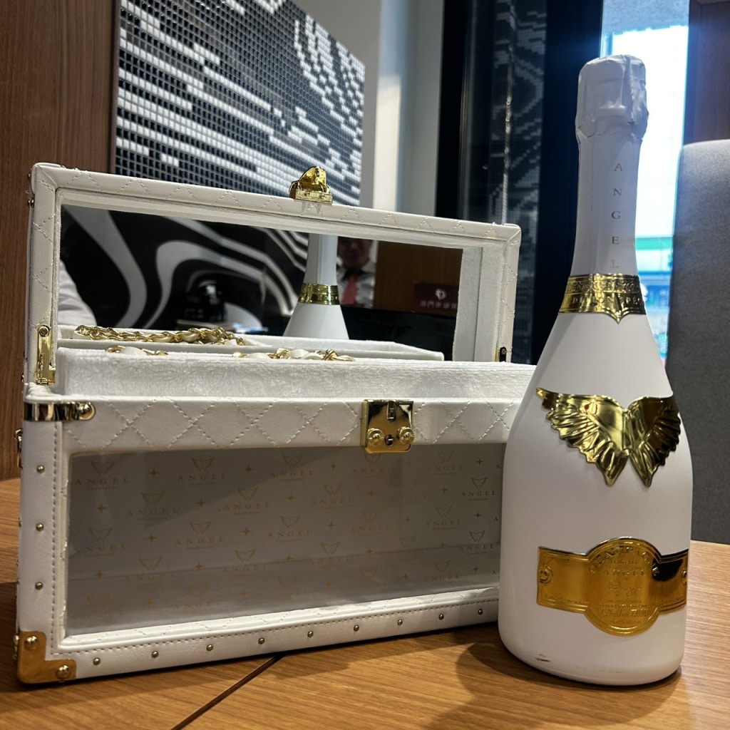 エンジェル シャンパン ブリュット ロゼ ホワイト ホリデーエディション 750ml/12.5度/瓶