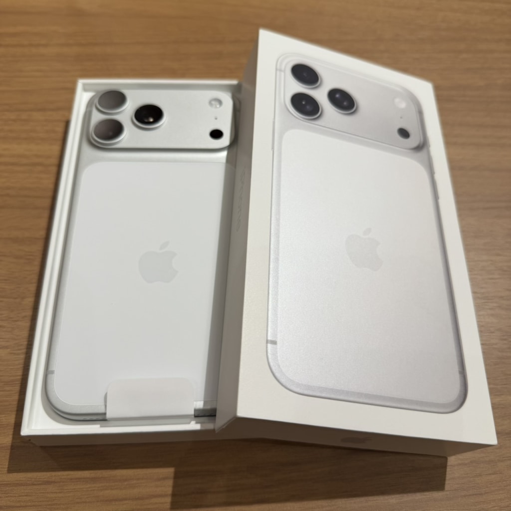 国内版SIMフリー iPhone17 Pro Max 1TB シルバー MFYF4J/A