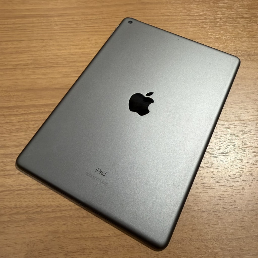 iPad 第8世代 Wi-Fi 32GB スペースグレイ MYL92J/A