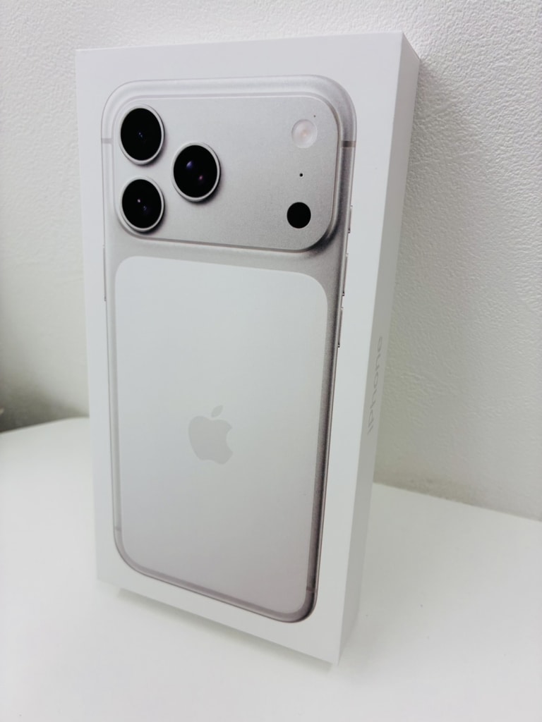 SIMロック解除(Softbank )iPhone17 Pro Max 2TB シルバー MFYJ4J/A