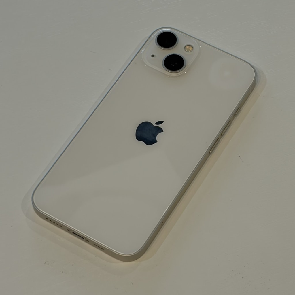 iPhone13 256GB スターライト MLNJ3J/A