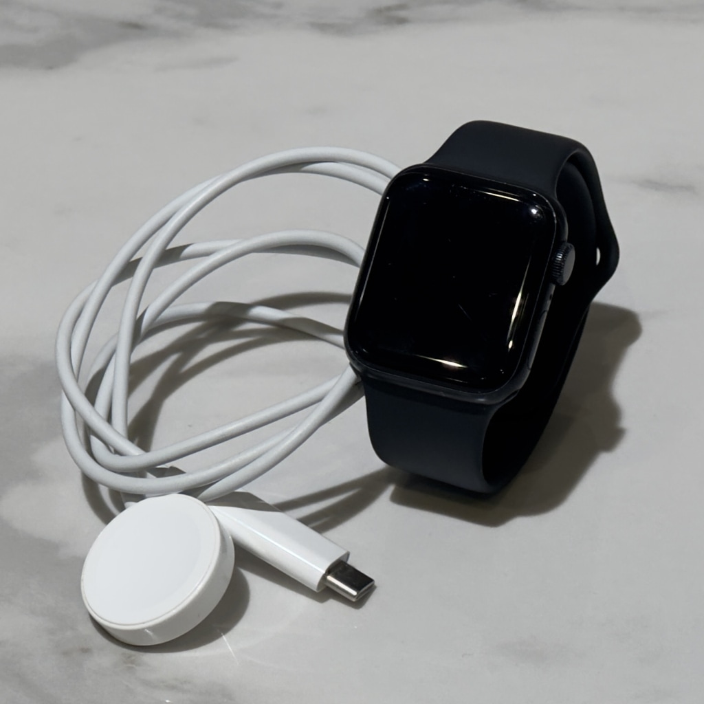 Apple Watch SE 第2世代 40mm GPSモデル MNL93J/A