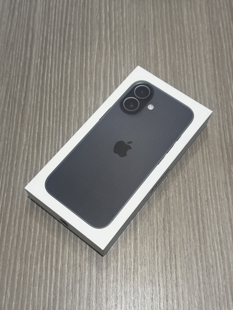 Apple iPhone17 256GB ブラック MG674J/A