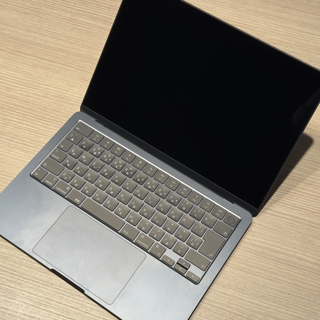 MacBook Air M2 13.6インチ 8GB 256GB ミッドナイト MLY33J/A