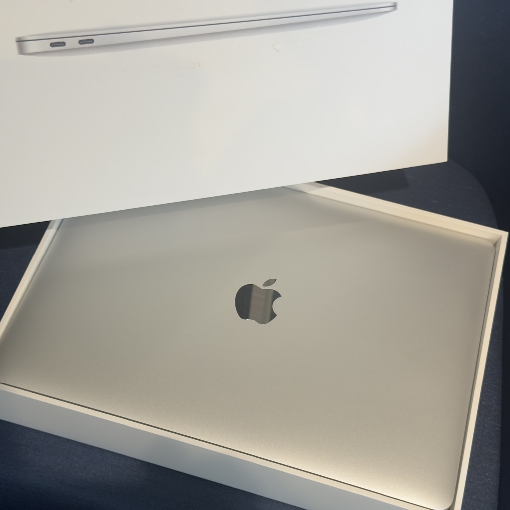 MacBook Air 13インチ 2020 8GB 256GB M1シルバー MGN93J/A