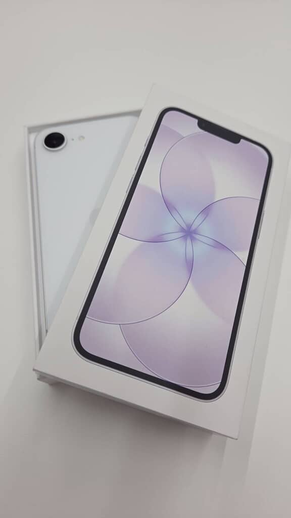 SIMロック解除 iPhone17e 256GB ホワイト MHRP4J/A