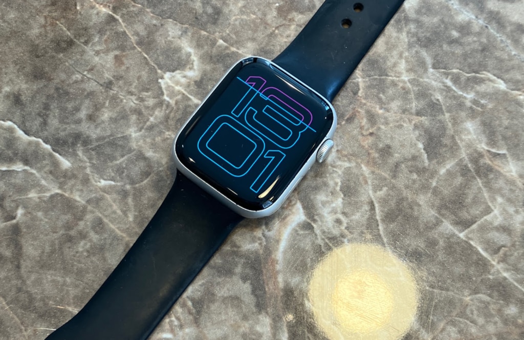 Apple Watch SE 第2世代 GPSモデル 44mm シルバー スポーツバンド MREE3J/A