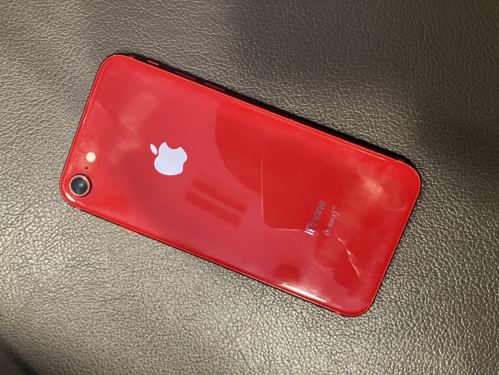 SIMロック解除（au）iPhone8 256GB レッド MRT02J/A