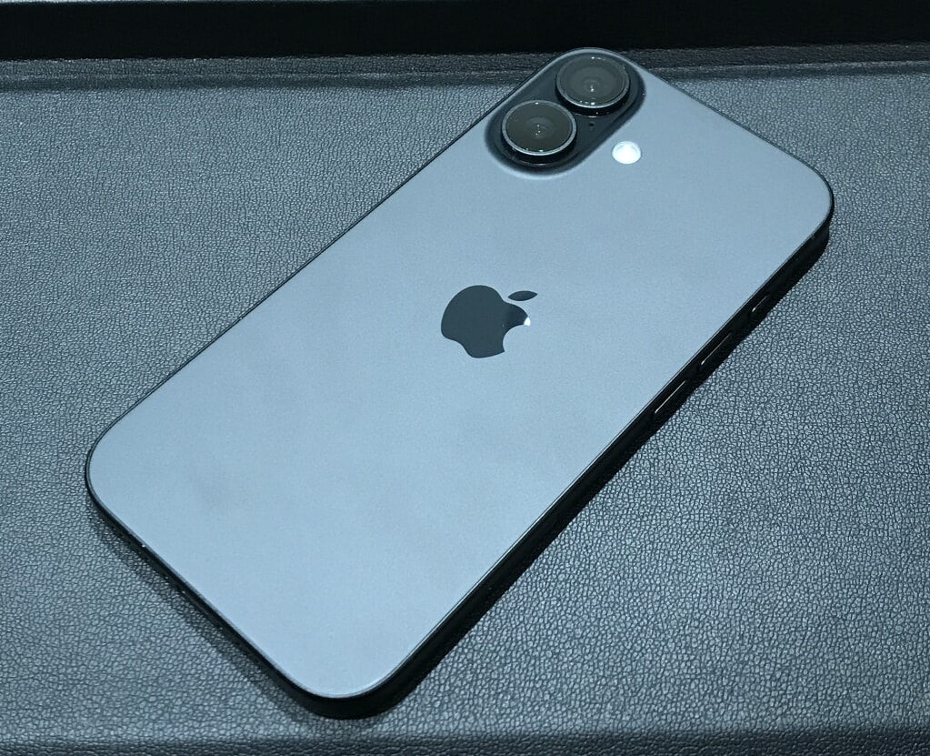 SIMロック解除(Softbank) iPhone16 128GB ブラック MYDQ3J/A