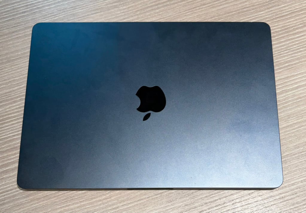 Apple MacBook Air M2 13.6インチ 8GB 256GB ミッドナイト MLY33J/A