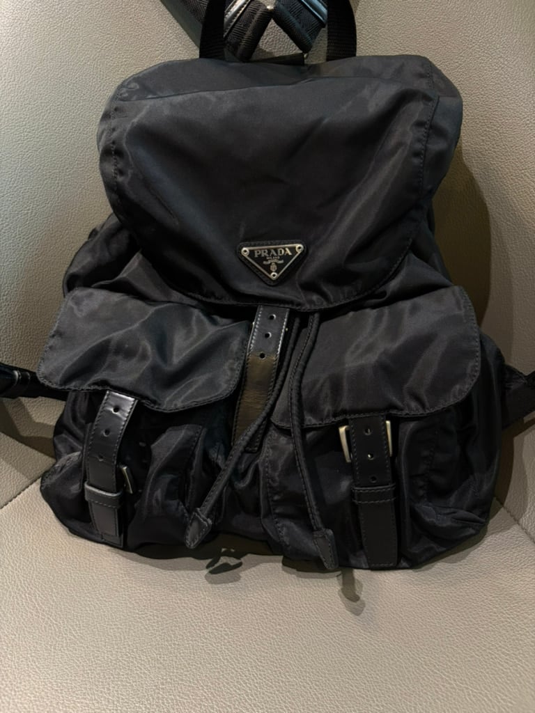 プラダ ナイロンリュック バックパック B2811