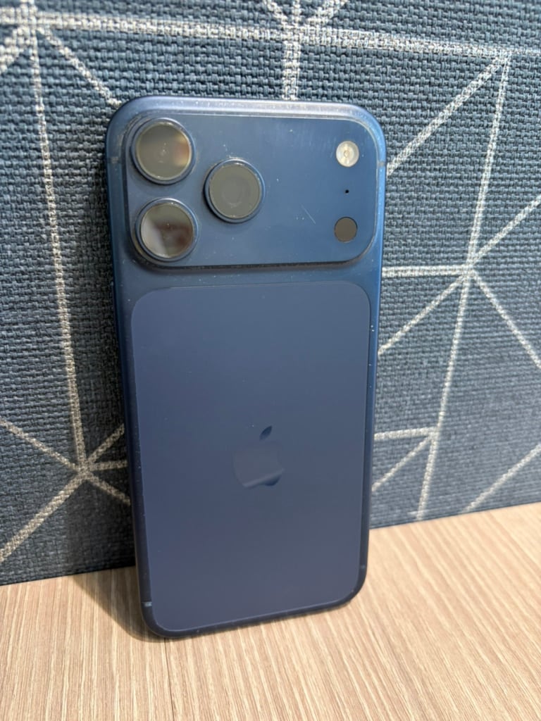 Apple iPhone17 Pro Max 512GB ディープブルー MFYE4J/A