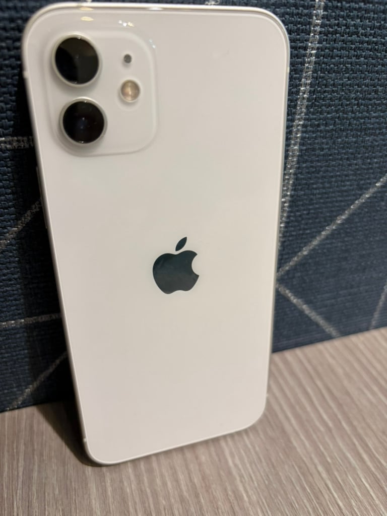 Apple iPhone12 64GB ホワイト MGHP3J/A