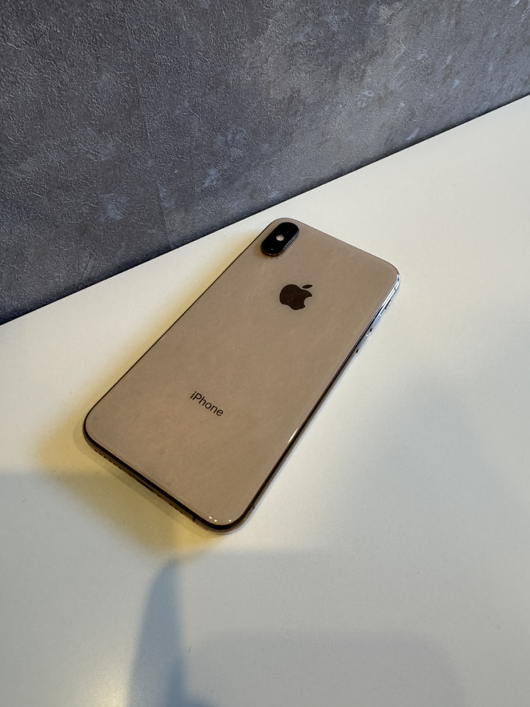 SIMロック解除(docomo) iPhoneXS 256GB ゴールド MTE22J/A