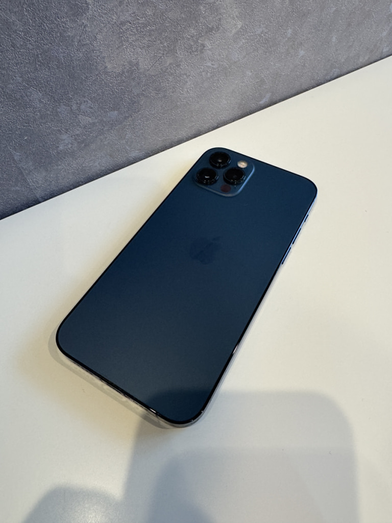 SIMロック解除(Softbank) iPhone12Pro 512GB パシフィック MGMJ3J/A