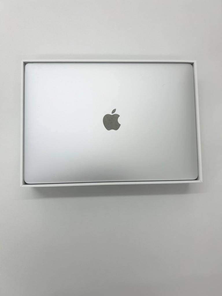MacBook Air 13インチ 2020 8GB 256GB M1シルバー MGN93J/A