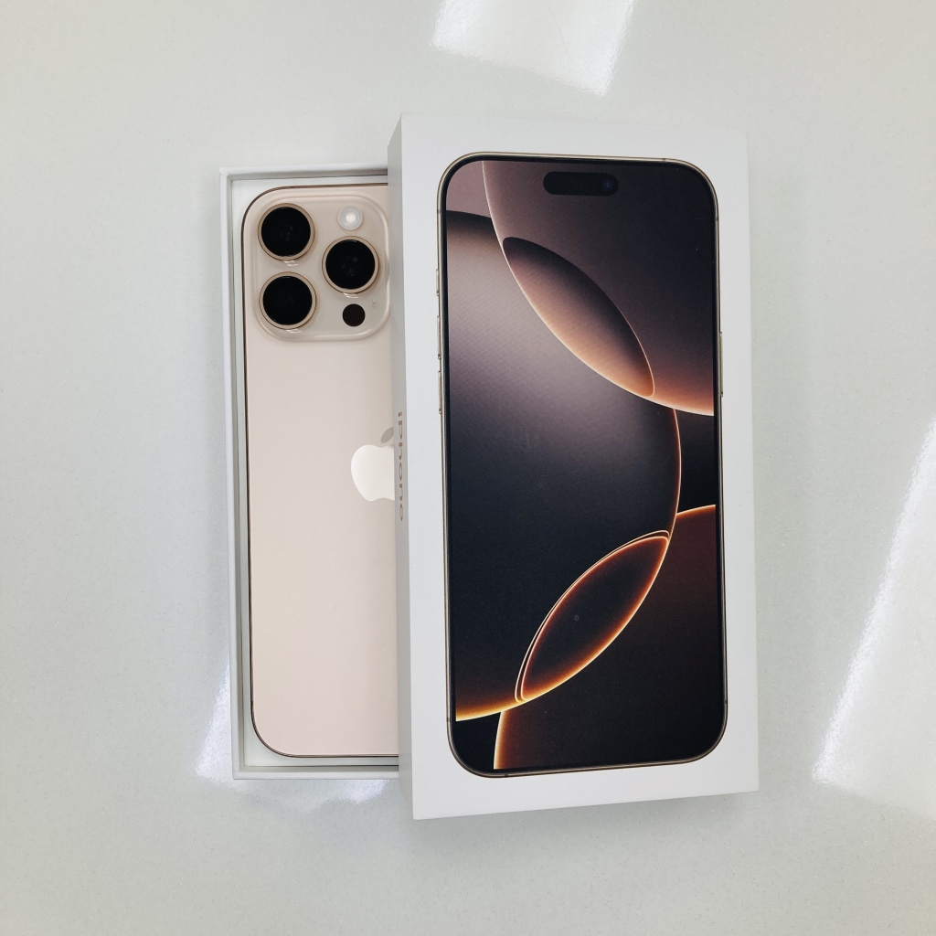 SIMロック解除(docomo) iPhone16 Pro Max 256GB デザートチタニウム MYWJ3J/A