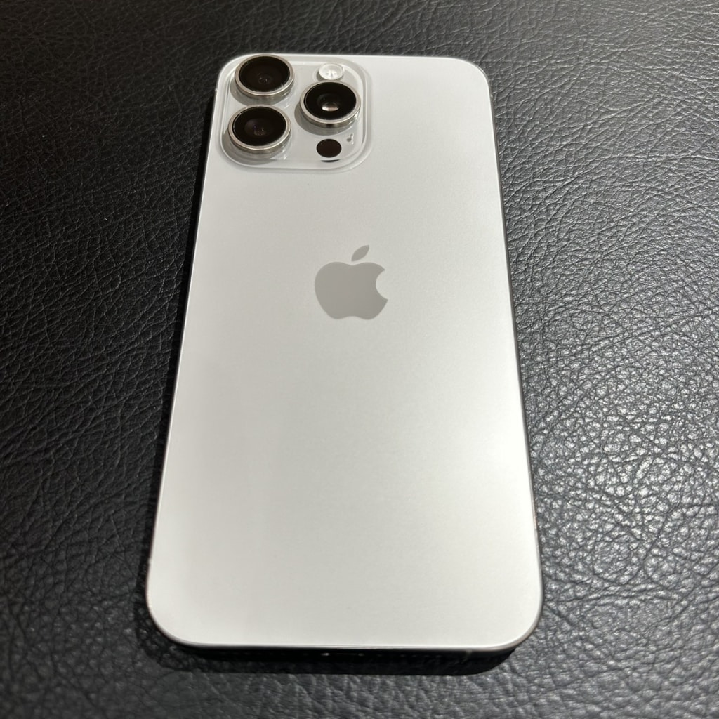 Softbank/SIMロック解除 iPhone15ProMax 256GB ナチュラルチタニウム MU6R3J/A