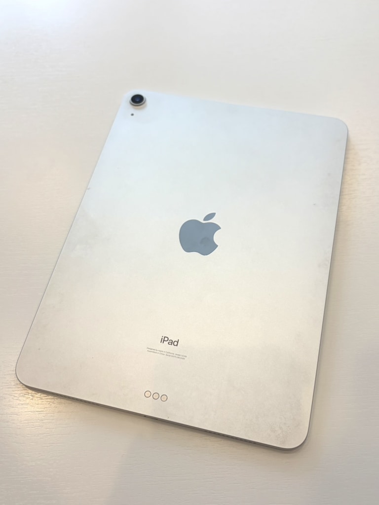 iPad Air 第4世代 Wi-Fiモデル 256GB シルバー MYFW2J/A