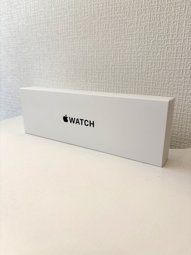 Apple Watch SE3 40mm GPS スターライトアルミニウムケース/スターライトスポーツバンド (S/M) MEH34J/A