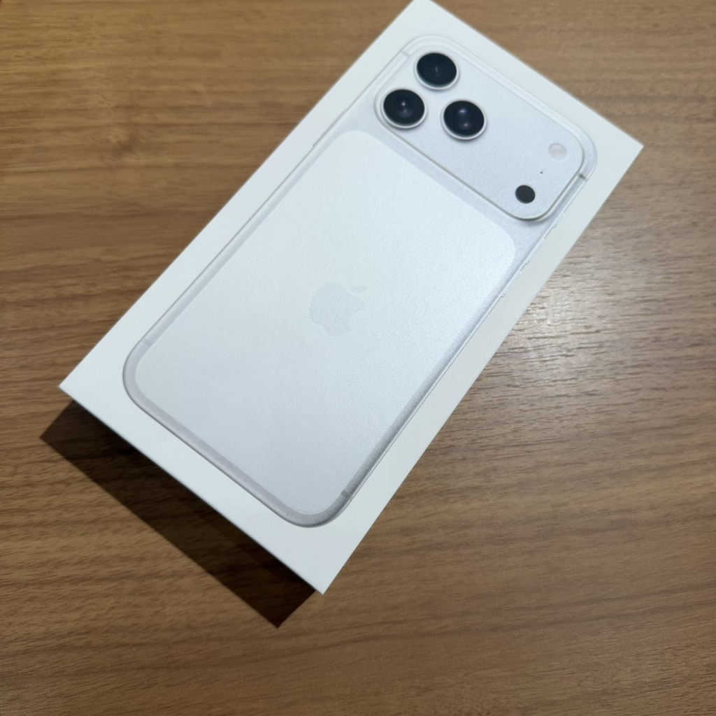 国内版SIMフリー iPhone17 Pro Max 1TB シルバー MFYF4J/A