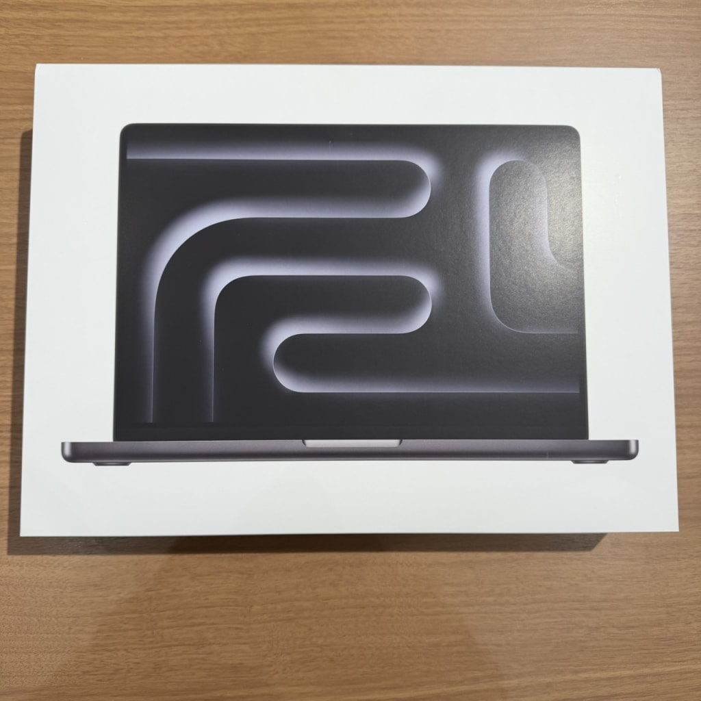 Macbook Pro M5チップ 24GB 1TB スペースブラック MDE34J/A